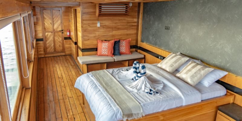 lamborajo 3 - Cabin 8 (Royal Master - Queen bed + Extra 2x Single Bed + private bathroom and jacuzzi) (1)